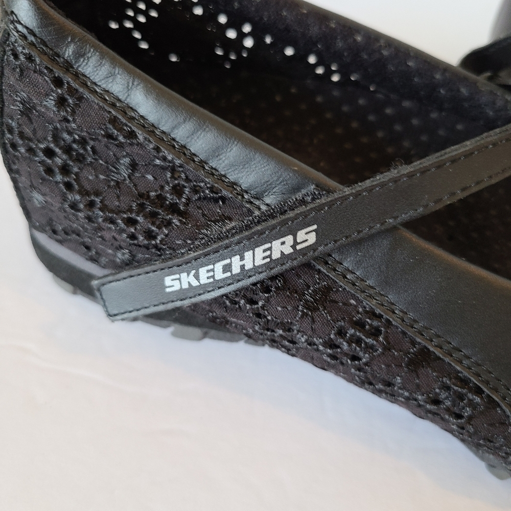 Black Skechers Velcro Shoes, 7M - Picture 4 of 9